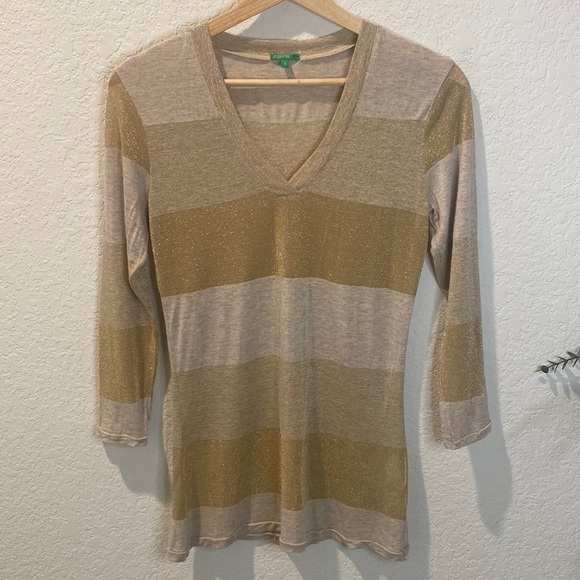 𝅺UNITED Colors of Benetton Gold Tissue Tee - Picture 1 of 10